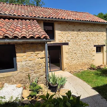 Le Loft Sarladais à 2 Km Du Centre-ville De Hébergement de vacances *