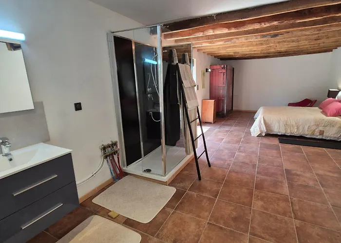 Hébergement de vacances Le Loft Sarladais à 2 Km Du Centre-ville De *