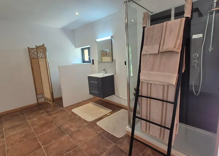 Le Loft Sarladais à 2 Km Du Centre-ville De Hébergement de vacances *