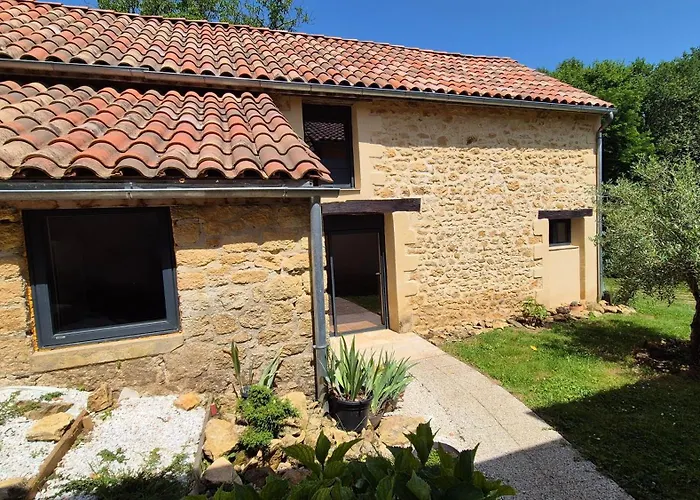 Le Loft Sarladais à 2 Km Du Centre-ville De Hébergement de vacances *